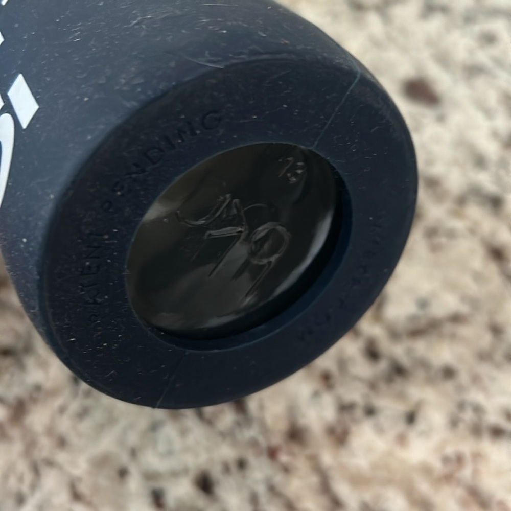 🆕 BKR ✨ RYAN glass bottle navy  “ oxygen very real“ silicone sleeve - Picture 4 of 6